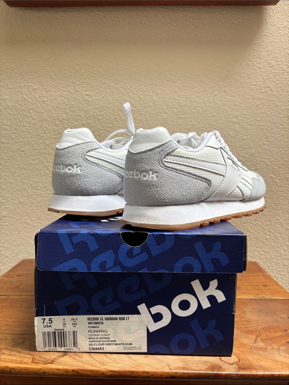 Reebok Women’s Classic Runners in White and Light Gray 7.5